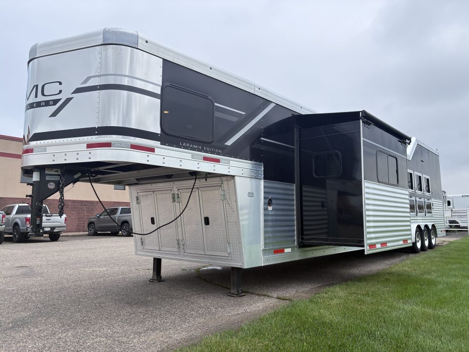 Used 2026 SMC Laramie 4H 17'LQ Horse Trailer