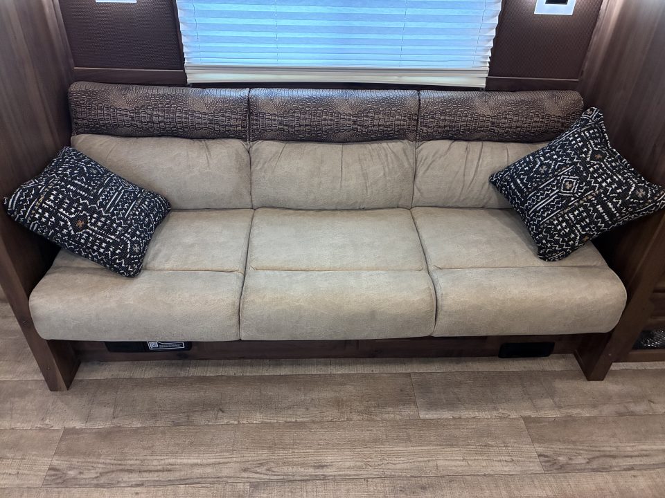 Used 2026 SMC Laramie 4H 17'LQ Horse Trailer