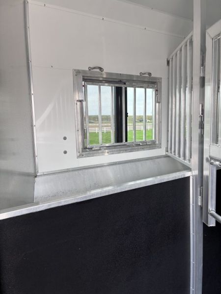 Used 2026 SMC Laramie 4H 17'LQ Horse Trailer
