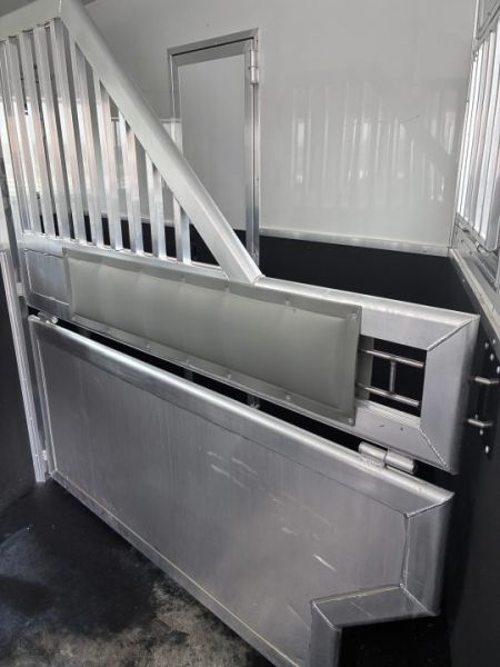 Used 2026 SMC Laramie 4H 17'LQ Horse Trailer