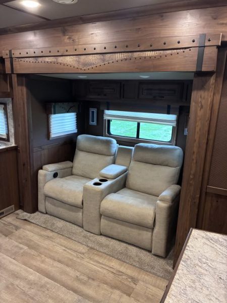Used 2026 SMC Laramie 4H 17'LQ Horse Trailer