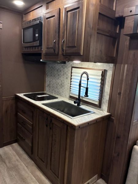 Used 2026 SMC Laramie 4H 17'LQ Horse Trailer