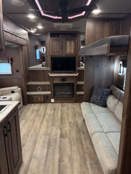 Used 2026 SMC Laramie 4H 17'LQ Horse Trailer