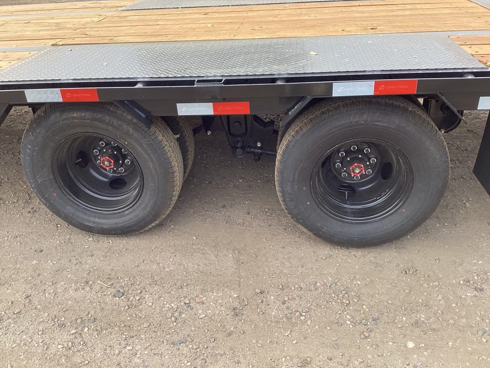 New 2027 Load Trail 8.5-32 Tandem Dual Gooseneck Deckover Equipment Hauler W/ Max Ramps 24K GVWR