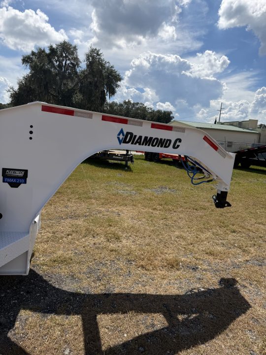 New 2027 DIAMOND C FMAX210HDT W/ENGINEERED BEAM*** ABS BRAKES***HYDRO DOVETAIL&JACKS; 30’X 102”
