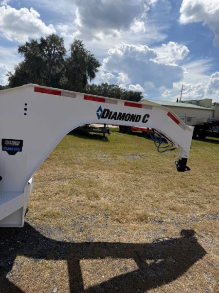 New 2027 DIAMOND C FMAX210HDT W/ENGINEERED BEAM*** ABS BRAKES***HYDRO DOVETAIL&JACKS; 30’X 102”