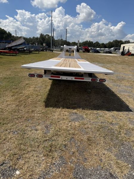 New 2027 DIAMOND C FMAX210HDT W/ENGINEERED BEAM*** ABS BRAKES***HYDRO DOVETAIL&JACKS; 30’X 102”