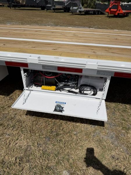 New 2027 DIAMOND C FMAX210HDT W/ENGINEERED BEAM*** ABS BRAKES***HYDRO DOVETAIL&JACKS; 30’X 102”
