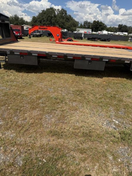New 2027 DIAMOND C FMAX210HDT;PACESETTER,HYDRO JACKS & DOVE DISC BRAKES ALUNINUM OUTER RIMS 60” SPREAD AXLE