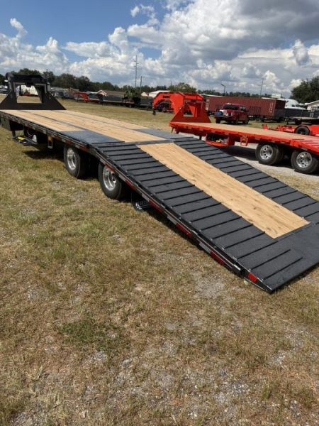 New 2027 DIAMOND C FMAX210HDT;PACESETTER,HYDRO JACKS & DOVE DISC BRAKES ALUNINUM OUTER RIMS 60” SPREAD AXLE