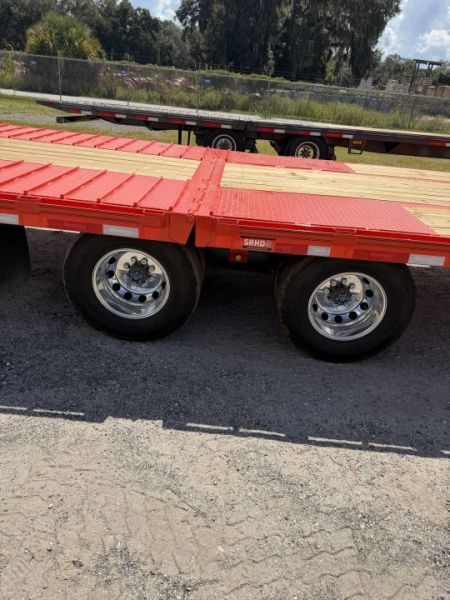 New 2027 DIAMOND C FMAX210HDT; 30’X102” ; ENGINEERED BEAM W/ HYDRO DOVETAIL&JACKS; ABS BRAKES