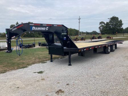 New 2027 Diamond C Trailers 102X30 TANDEM 25.9K GN HYDROTAIL W/ STEEL CLEATED RUNNERS, HYDROJACKS, ALUM OUTERS, DISC BRAKES & WIRELESS REMOTE Flatbed Trailer