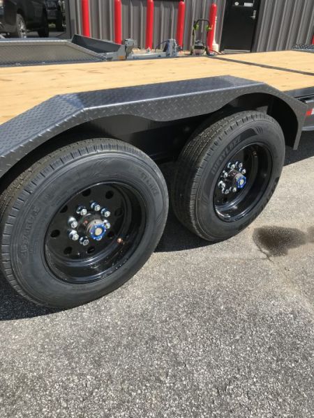 New 2027 Diamond C Trailers 82x22 HDT 208 Pacesetter Equipment Trailer