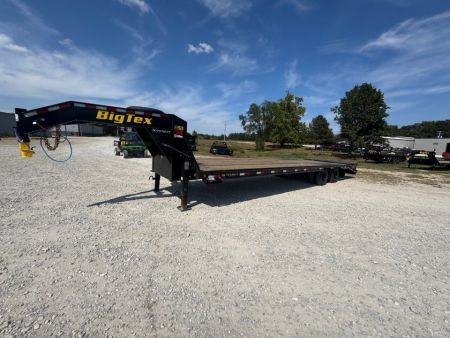 New 2027 Big Tex Trailers 102x30 Tandem 23.9K GN Flatbed w/ Sliding Ratchet Rail, 2-Speed Jacks, & Load Lights Flatbed Trailer