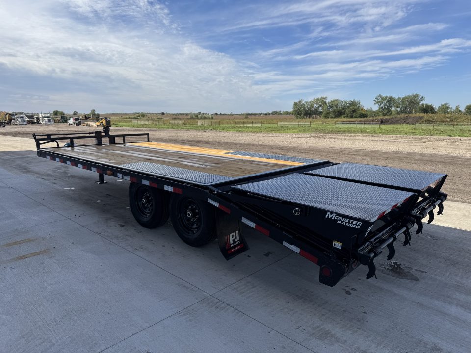 New 2027 PJ Trailers F8-20 Equipment Trailer