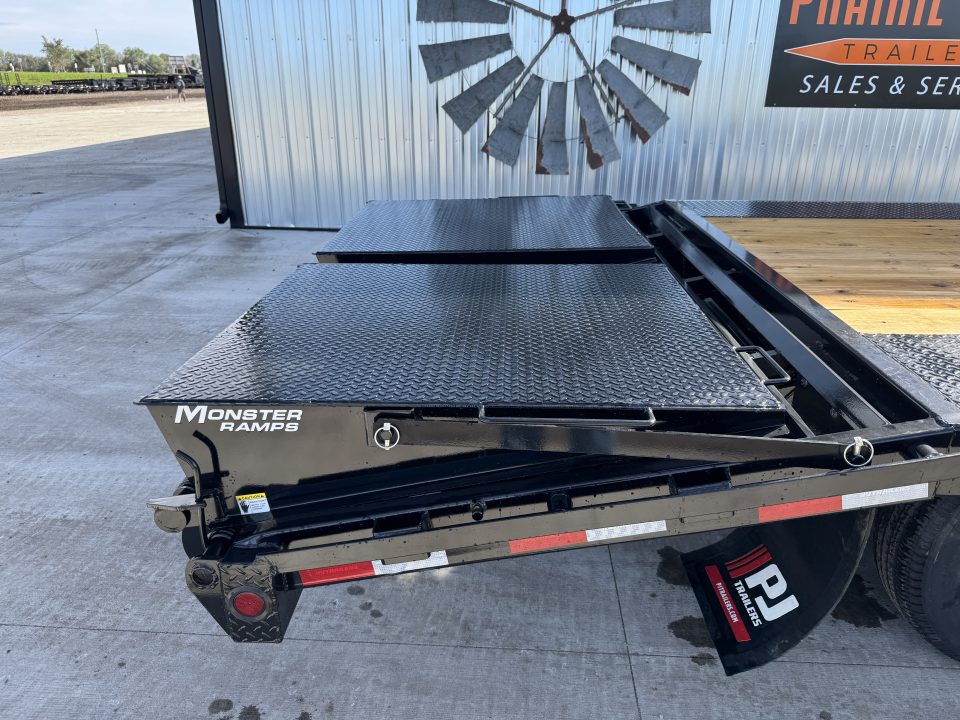 New 2027 PJ Trailers F8-20 Equipment Trailer