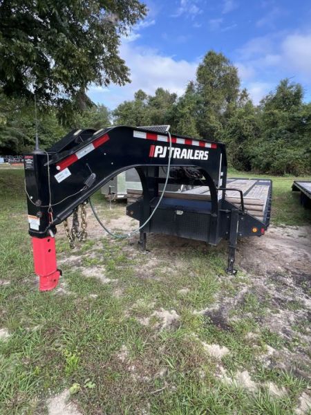 Used 2023 Caliber Trailer Mfg GH830MST20k Flatbed Trailer