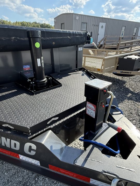 New 2027 Diamond C LPT 207 14’ Dump Trailer, 2SPD JACK, LONG ARM TARP, 15.5K GVWR, LITHIUM BATTERY