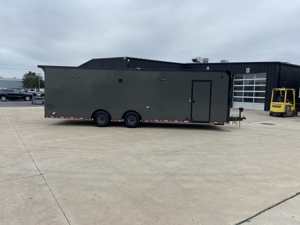 New United Trailers PREM-8.528 Racing Trailer