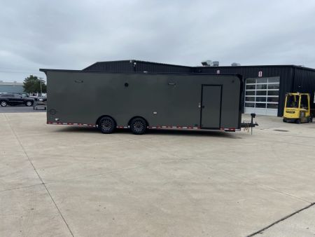 New United Trailers PREM-8.528 Racing Trailer