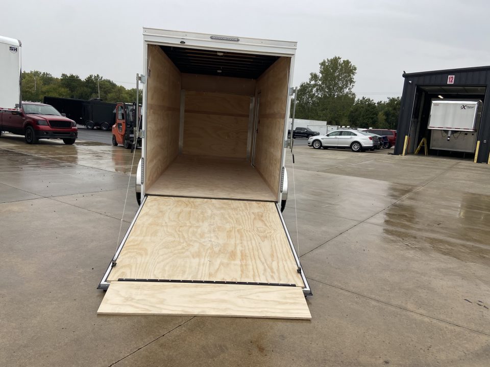 New United Trailers UXT-716 Cargo Enclosed Trailer