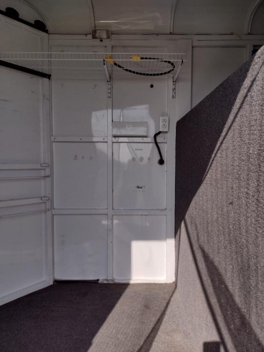 Used 2002 Logan Coach 3 Horse Trailer
