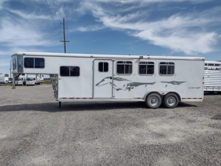 Used 2005 Logan Coach 3 Horse Trailer