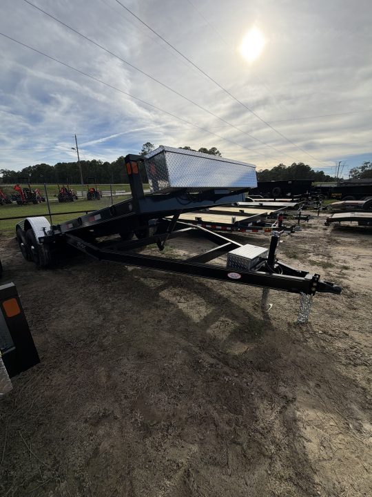 New 2027 Traxx 10K 22' Hydraulic Power Tilt Carhauler W/ 9.5K Winch Setup