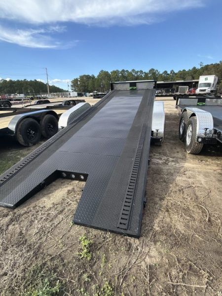 New 2027 Traxx 10K 22' Hydraulic Power Tilt Carhauler W/ 9.5K Winch Setup