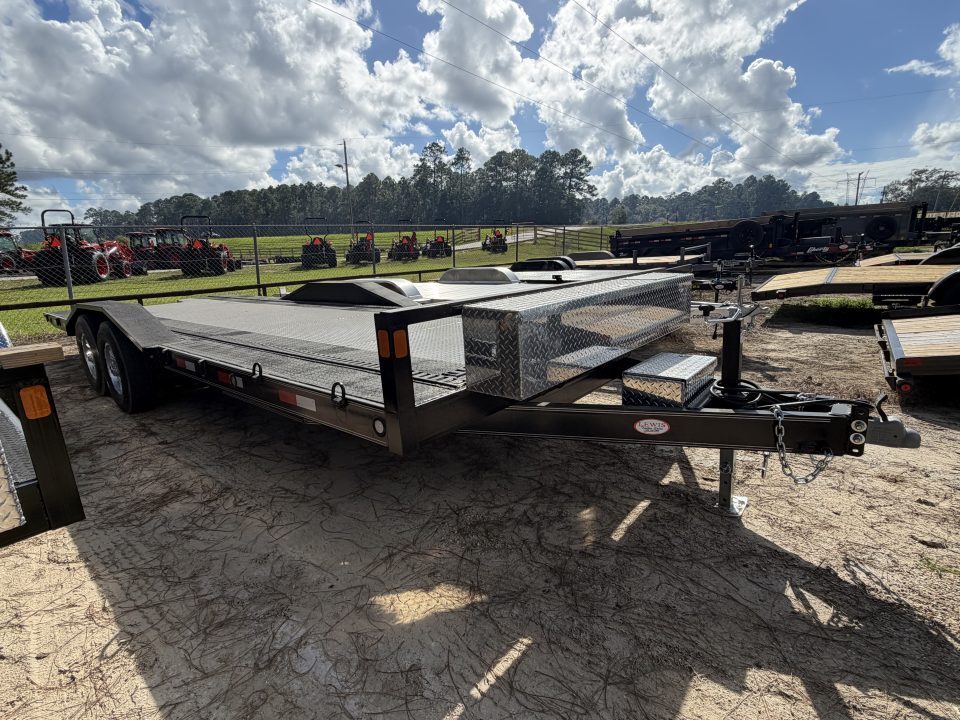 New 2027 Traxx 14K Hydraulic Power Tilt Carhauler w/ Drive Over Fenders & 9.5k Winch Setup