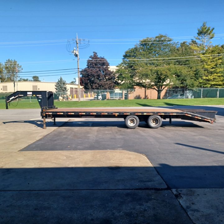 9×25 Dovetail Trailer