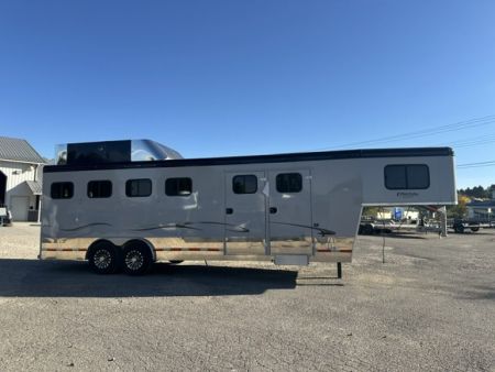 Consignment 2024 Trails West 4 Horse Horse Trailer