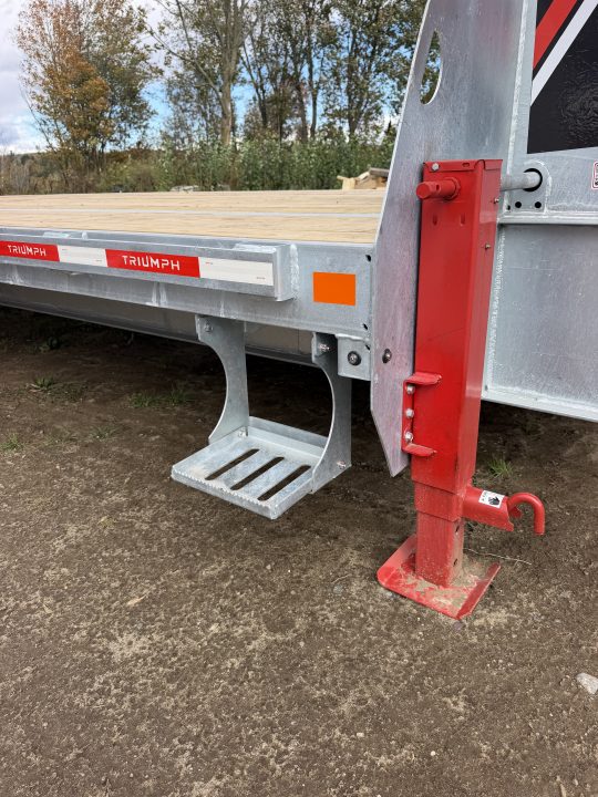 New 2027 Triumph Trailers GHDGF3-TA102X30+5-12K Gooseneck Bodies
