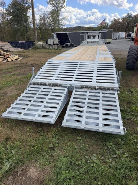 New 2027 Triumph Trailers GHDGF3-TA102X30+5-12K Gooseneck Bodies