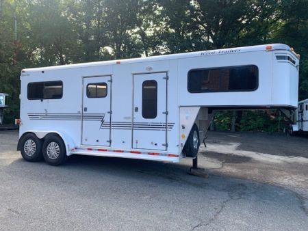 Used 2005 Silver Star 2h Gn D/Room Horse Trailer