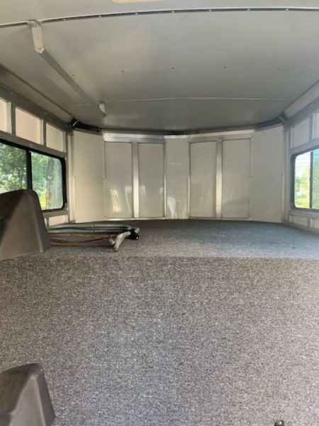 Used 2005 Silver Star 2h Gn D/Room Horse Trailer