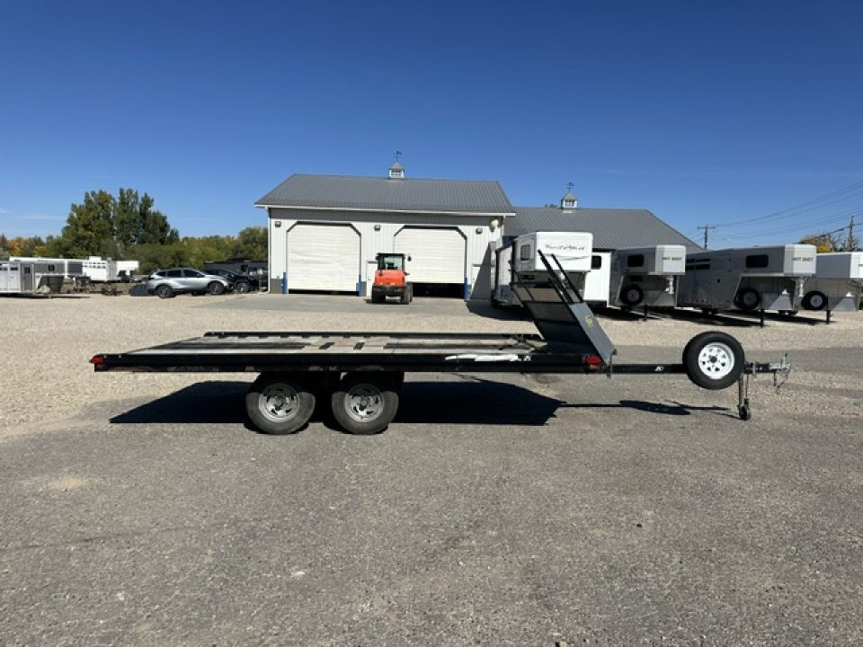 Used 2007 Yacht Club 14' Open Sled Trailer