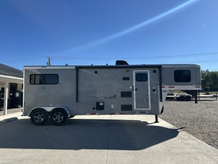 Used 2021 Lakota 2 Horse Living Quarter
