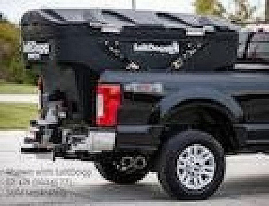 New SALTDOGG (SHPE2000) 2.0 cu yd ELECTRIC POLY HOPPER SPREADER-DEMO
