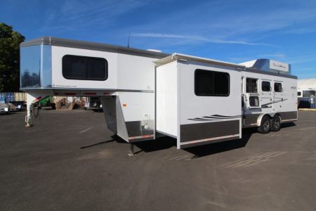 Used 2015 Trails West Seirra SpeciaLite 11x15 Horse Trailer w/Slide- Generator