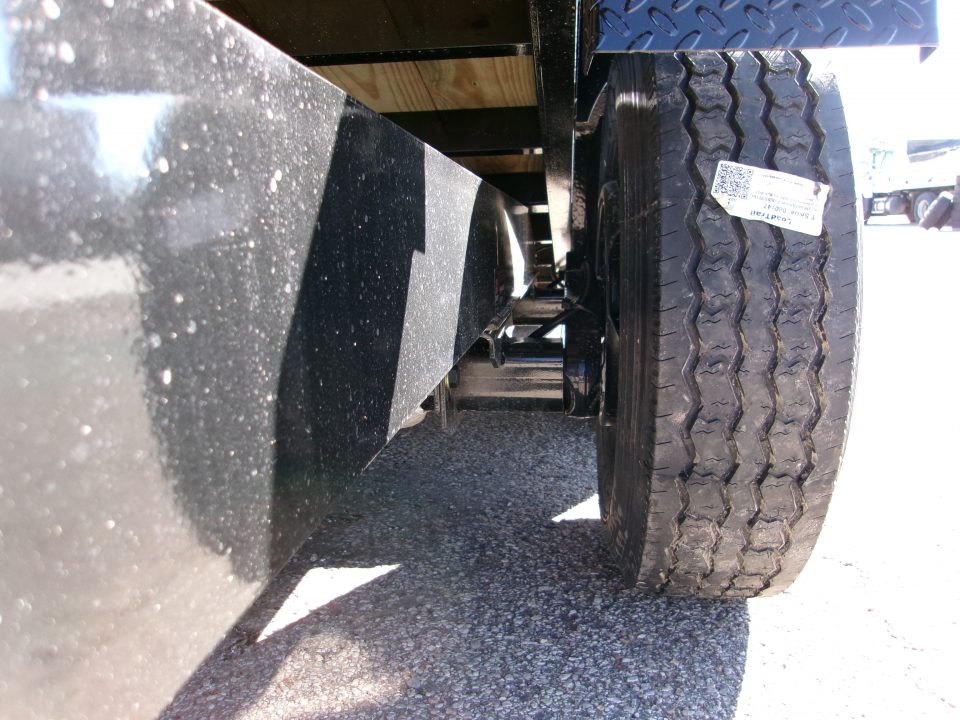 New 2027 Load Trail 83x20 Split Tilt 14k