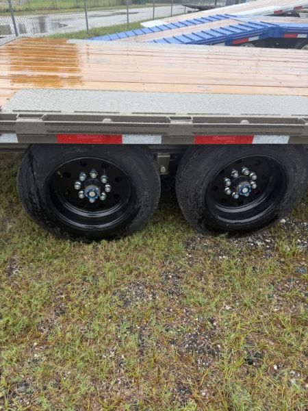 New 2027 Diamond C DEC208 Flatbed Trailer; Engineered Beam Deck Over Trailer; 24’x102”; ABS Brakes;