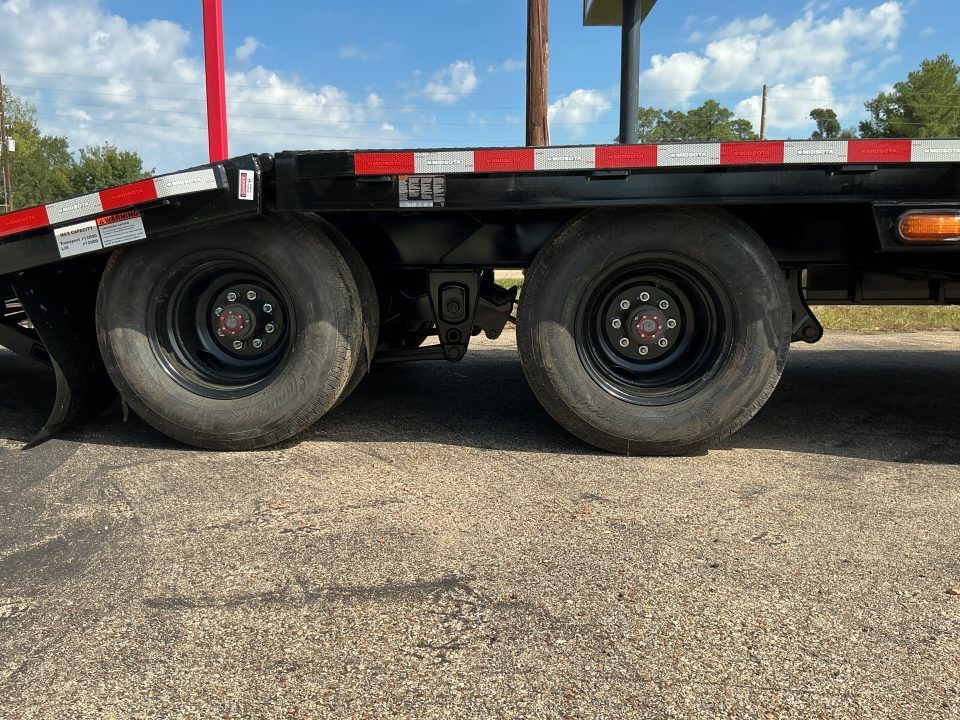 New 102 X 32 (20+12) FB Hydraulic Tail Goosneck Dual Hydraulic Tongue Jacks Traction Strips  Underbody Tool Box
