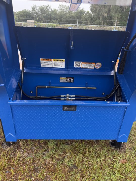 New 2027 Diamond C FMAX210HDT Flatbed Trailer; 32’X102”; Hydro Dovetail&Jacks: Aluminum Outers