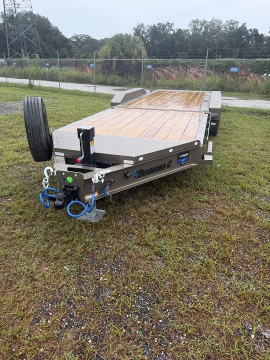 New 2027 Diamond C HDT307 Equipment Trailer; 24’X82”; HYD Dampened Tilt (Gravity); Pacesetter Edition