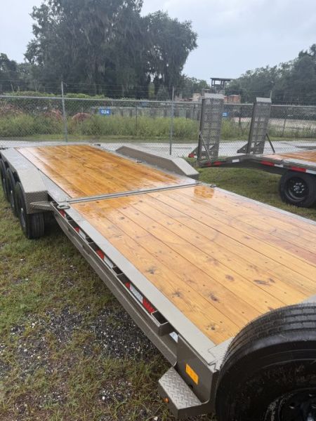 New 2027 Diamond C HDT307 Equipment Trailer; 24’X82”; HYD Dampened Tilt (Gravity); Pacesetter Edition
