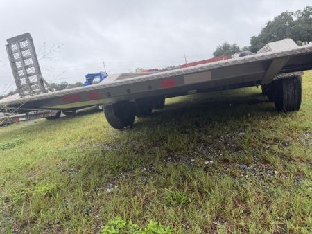 New 2027 Diamond C HDT307 Equipment Trailer; 24’X82”; HYD Dampened Tilt (Gravity); Pacesetter Edition