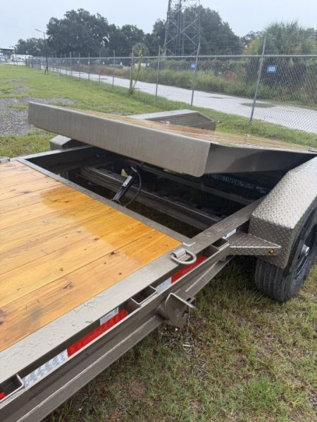 New 2027 Diamond C HDT307 Equipment Trailer; 24’X82”; HYD Dampened Tilt (Gravity); Pacesetter Edition