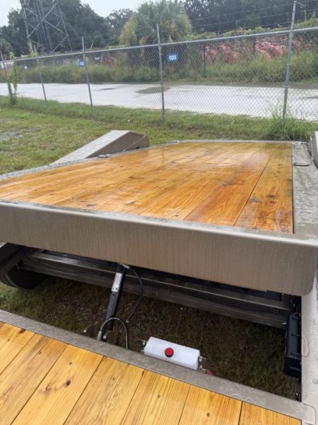 New 2027 Diamond C HDT307 Equipment Trailer; 24’X82”; HYD Dampened Tilt (Gravity); Pacesetter Edition