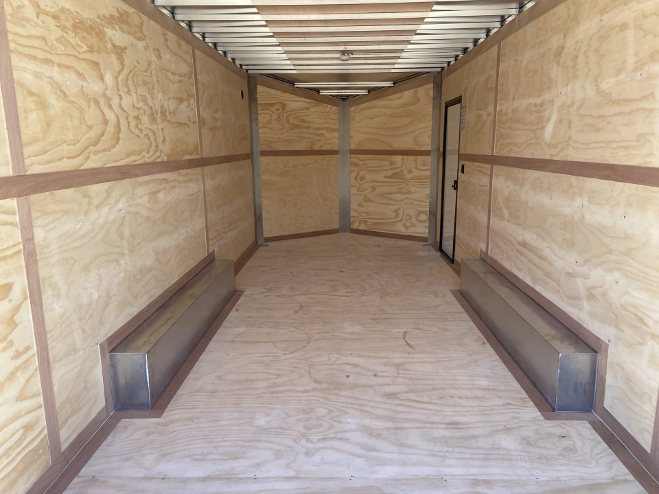 New United AUJ-8.5X18 Cargo Enclosed Trailer